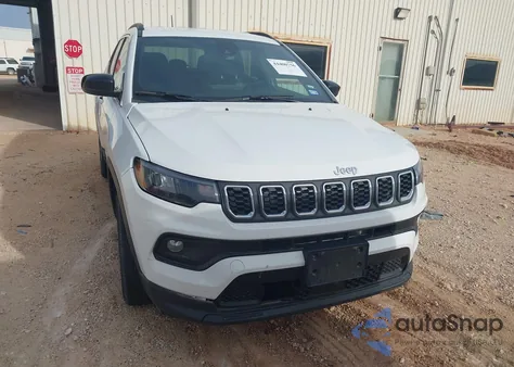 2024 Jeep Compass Latitude 4X4 z USA, uszkodzony, nr VIN 3C4NJDBN1RT122594